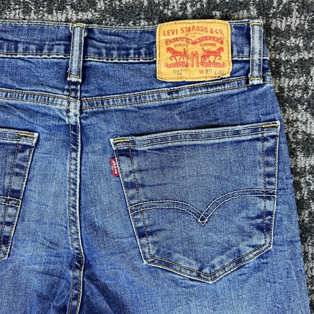 Levi's Jeans Mens 30x32 502 Taper Fit Blue Medium Wash Stretch Denim Pants